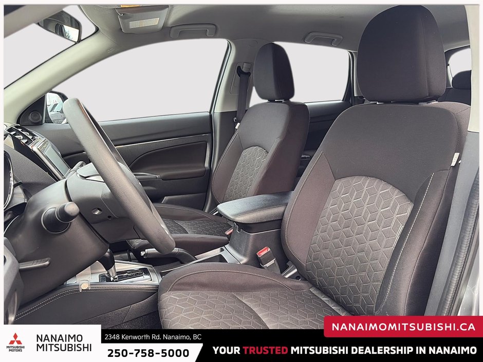 2025 Mitsubishi RVR ES-8