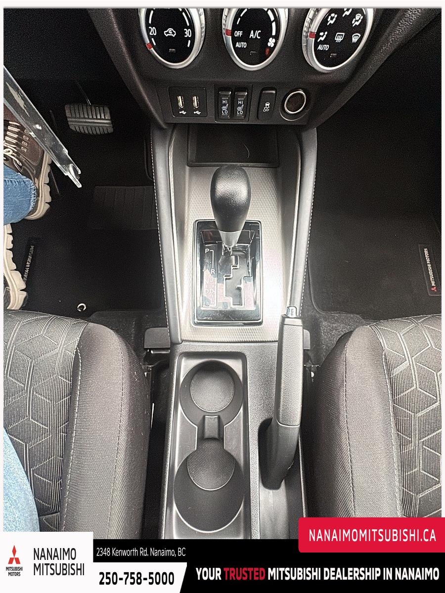 2025 Mitsubishi RVR ES-17