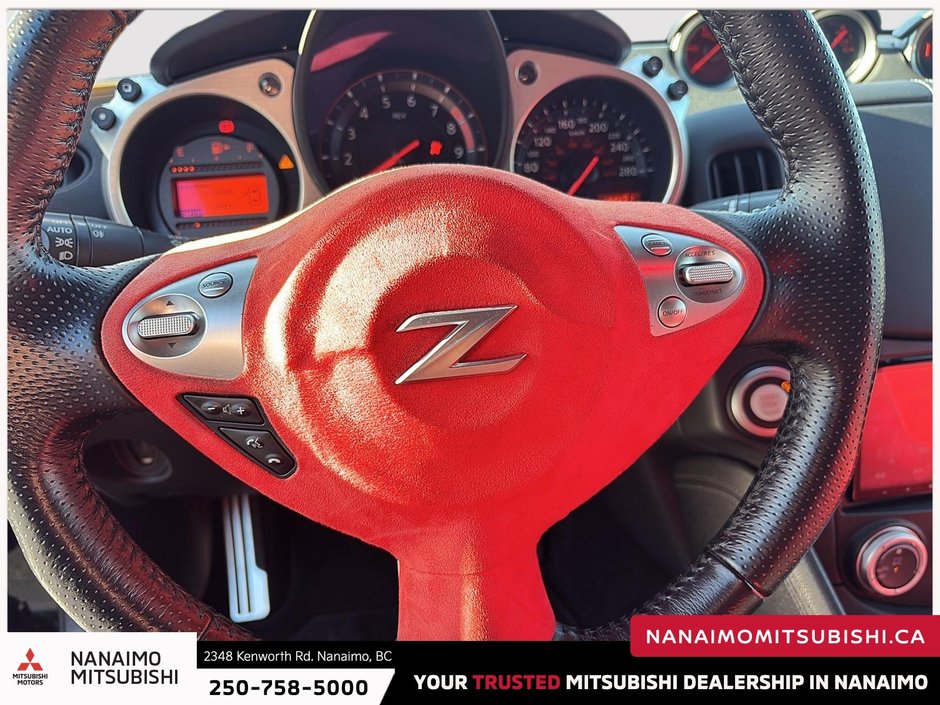 2020 Nissan 370Z Base-13