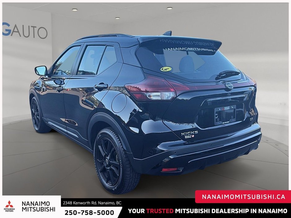 2024 Nissan Kicks Play SR-4
