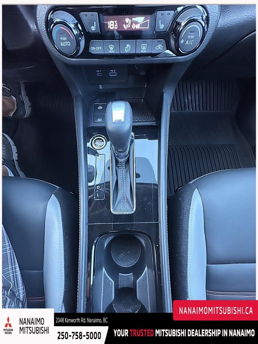 2024 Nissan Kicks Play SR-17