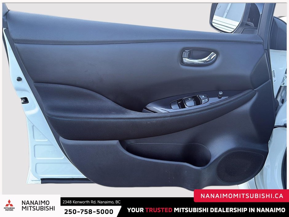 2023 Nissan Leaf SV Plus-10