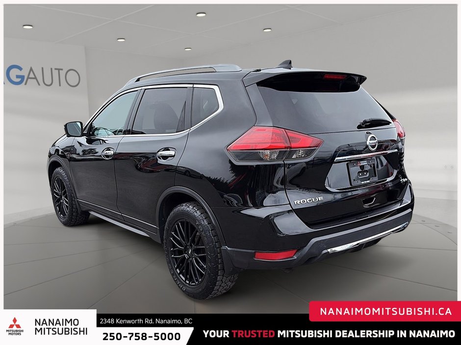 2017 Nissan Rogue SV-4