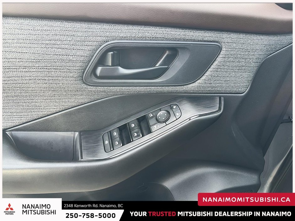 2023 Nissan Rogue S-11