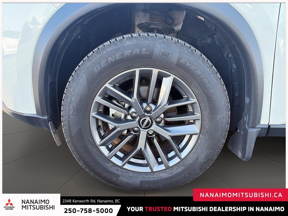 2023 Nissan Rogue S-1