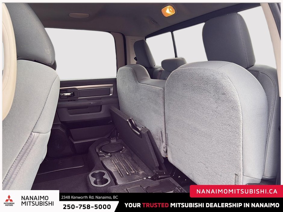 2019 Ram 1500 Classic Warlock-10