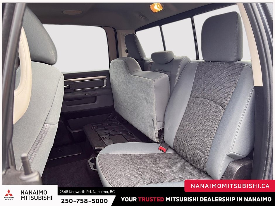 2019 Ram 1500 Classic Warlock-11