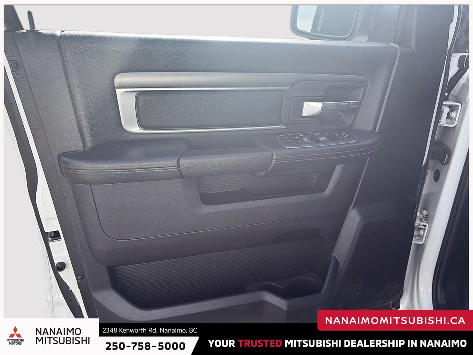 2021 Ram 1500 Classic Warlock-12