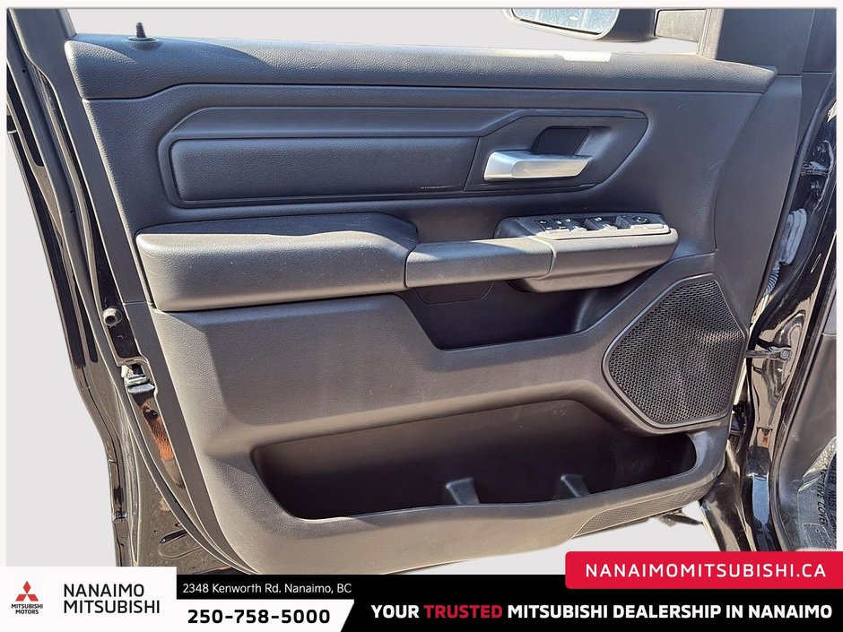 2025 Ram 1500 Tradesman-12