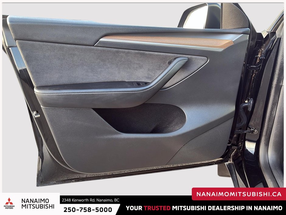 2022 Tesla Model Y Long Range-14
