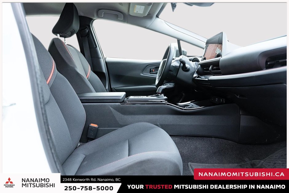 2024 Toyota PRIUS PRIME SE-17
