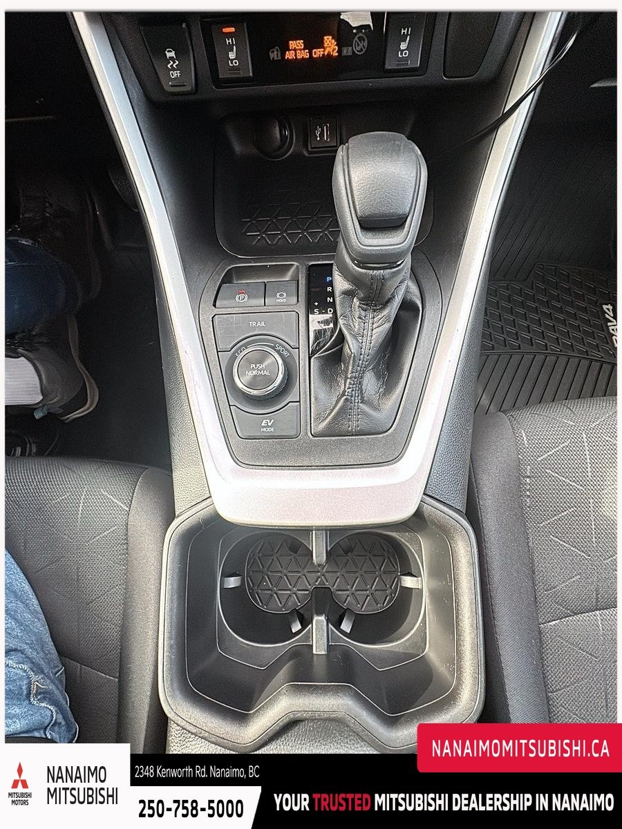 2023 Toyota RAV4 Hybrid XLE-17