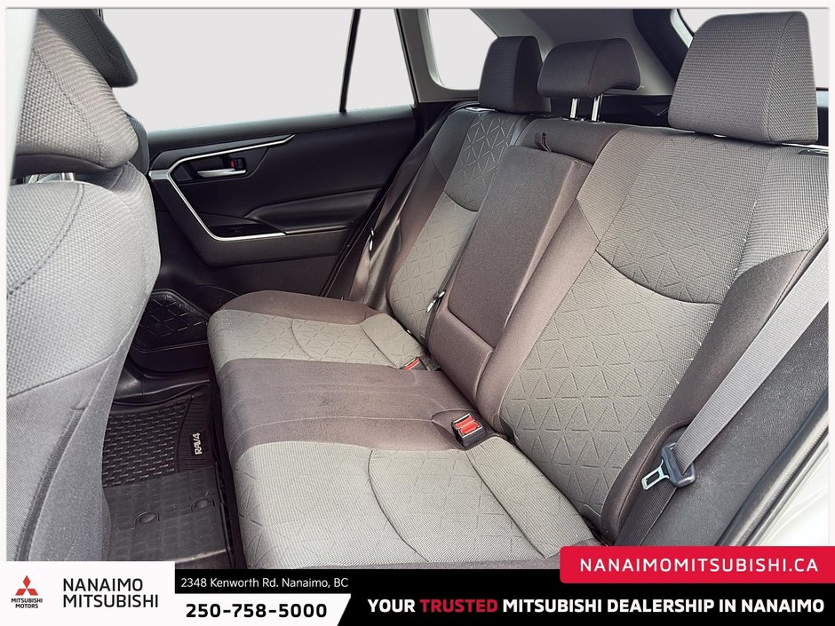 2023 Toyota RAV4 Hybrid XLE-9