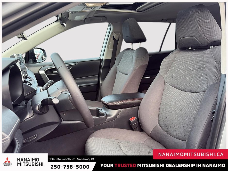 2023 Toyota RAV4 Hybrid XLE-8