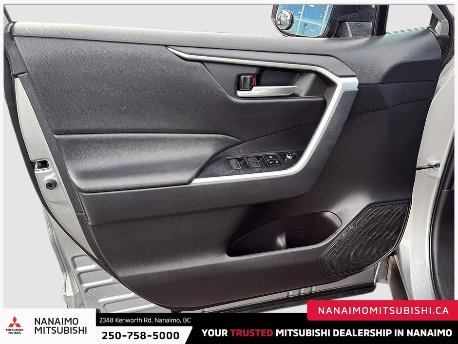 2023 Toyota RAV4 Hybrid XLE-10