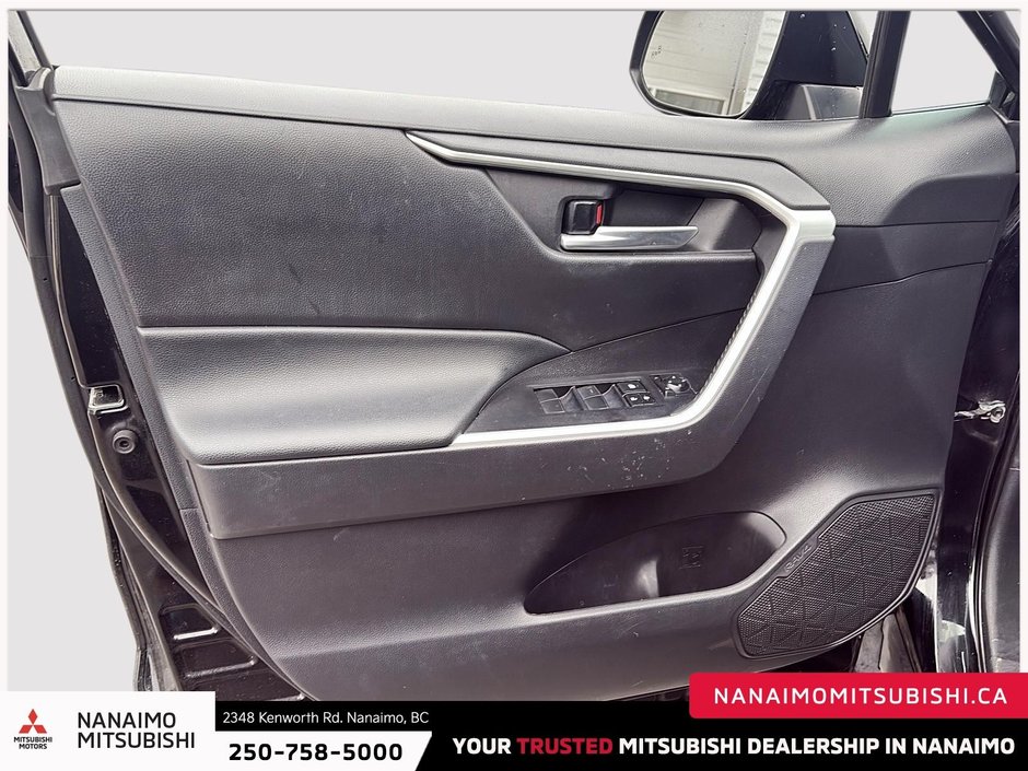 2021 Toyota RAV4 XLE Premium-10