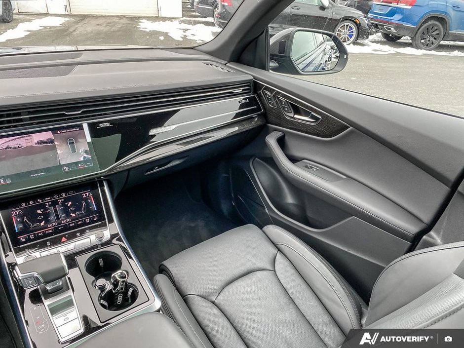 2023 Audi Q8 TECHNIK-24