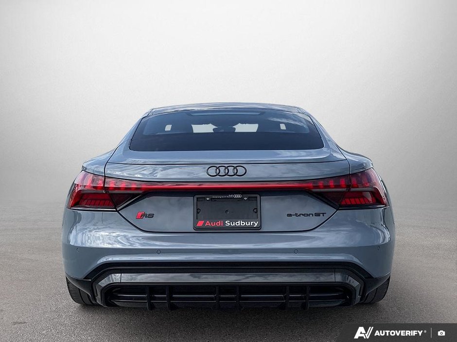 Audi RS E-TRON GT  2022-4