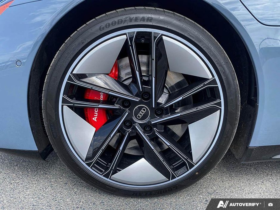 Audi RS E-TRON GT  2022-5