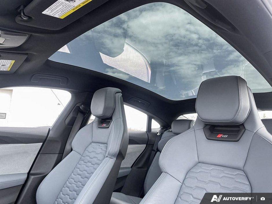 Audi RS E-TRON GT  2022-20