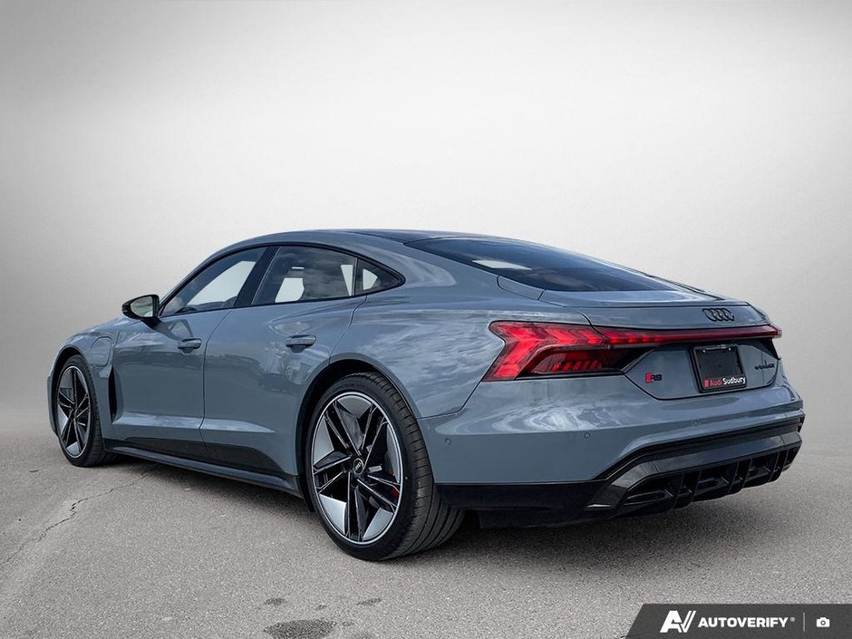 Audi RS E-TRON GT  2022-3