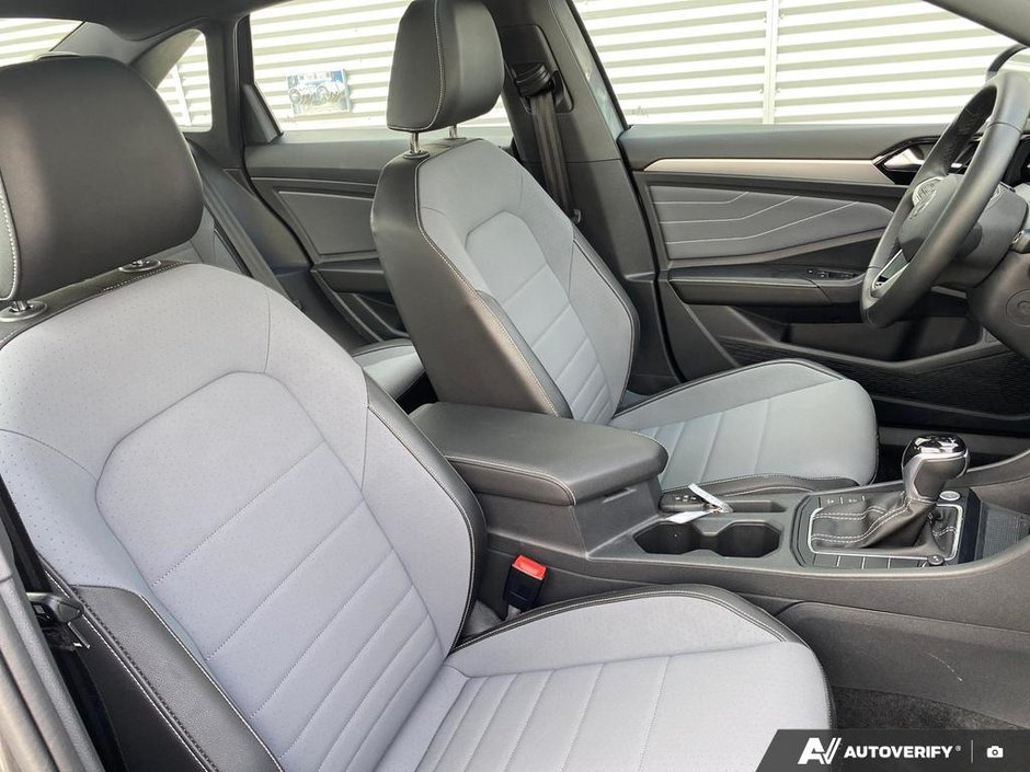 Volkswagen JETTA 1.5 TSI AUTO COMFORTLINE 2025-21