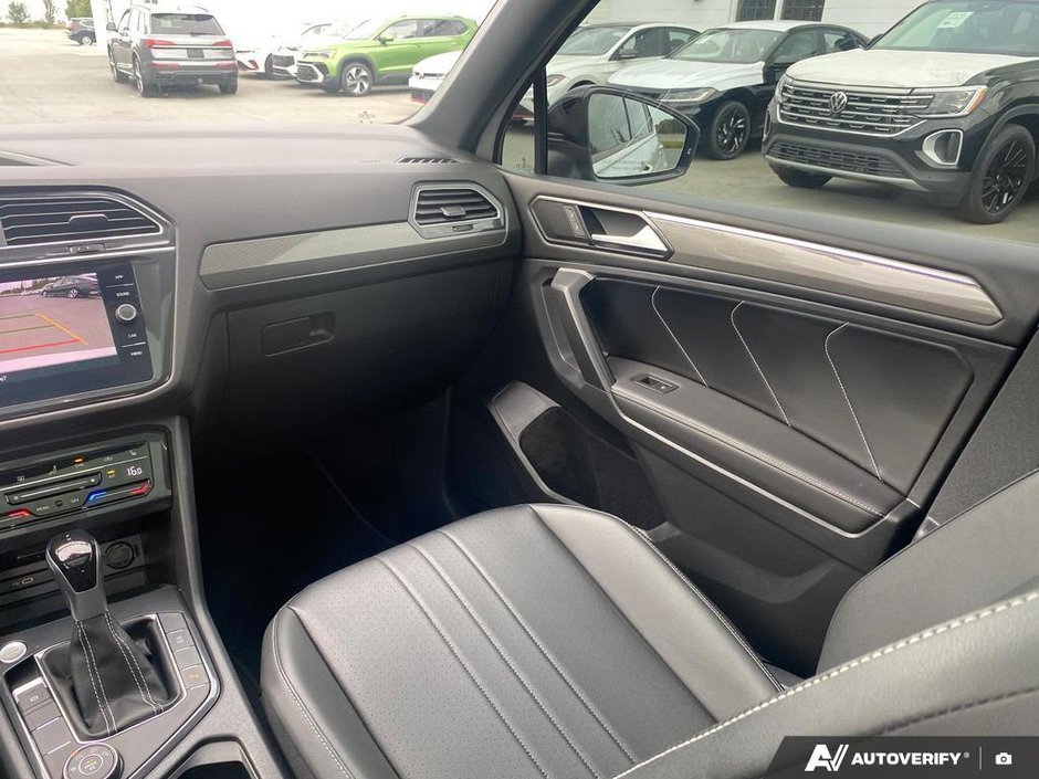 2024 Volkswagen TIGUAN SE R-LINE BLACK Comfortline R-Line Black Edition-24