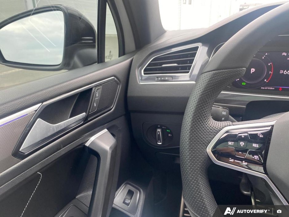 2024 Volkswagen TIGUAN SE R-LINE BLACK Comfortline R-Line Black Edition-16