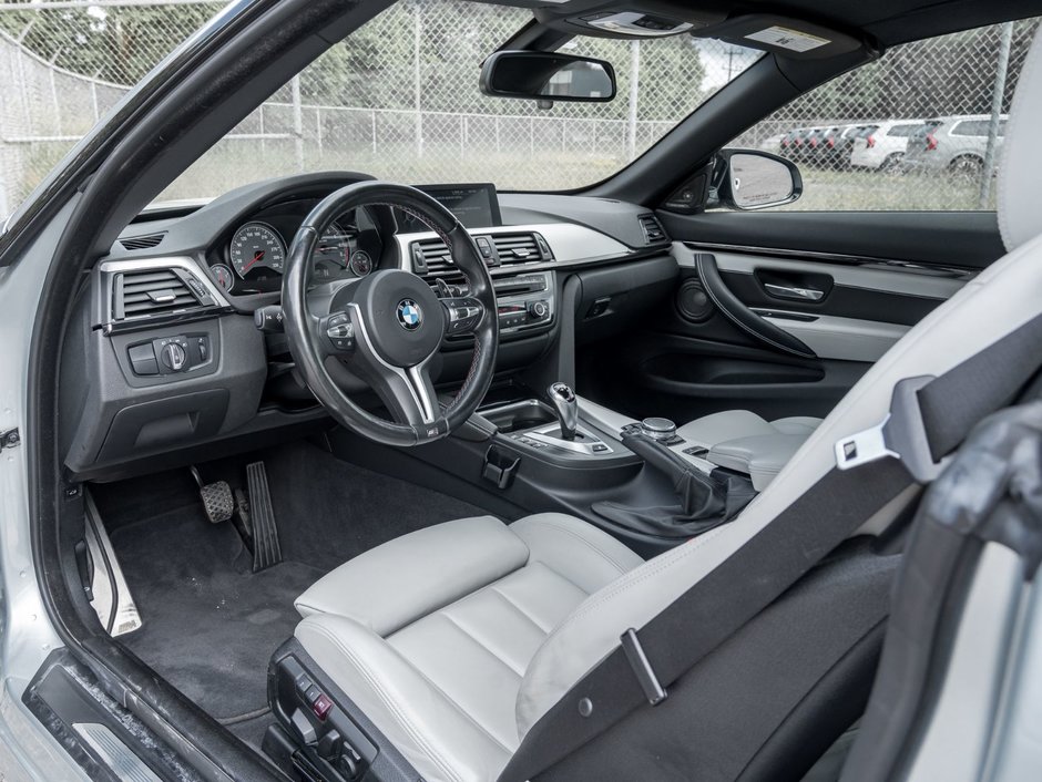 2015 BMW M4 Cabriolet-10