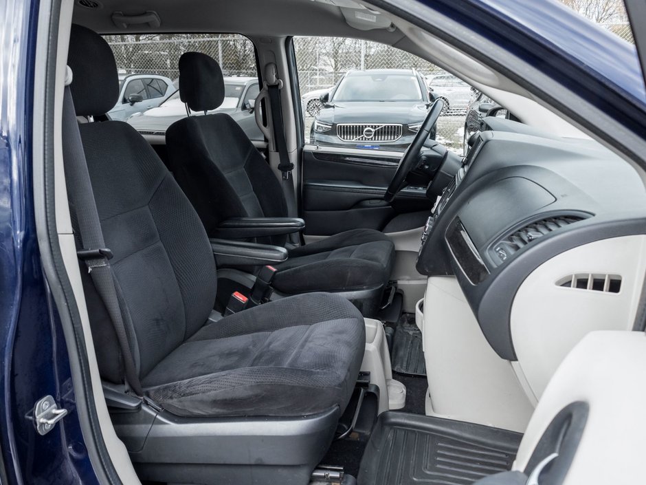 2014 Dodge Grand Caravan SE / SXT-15