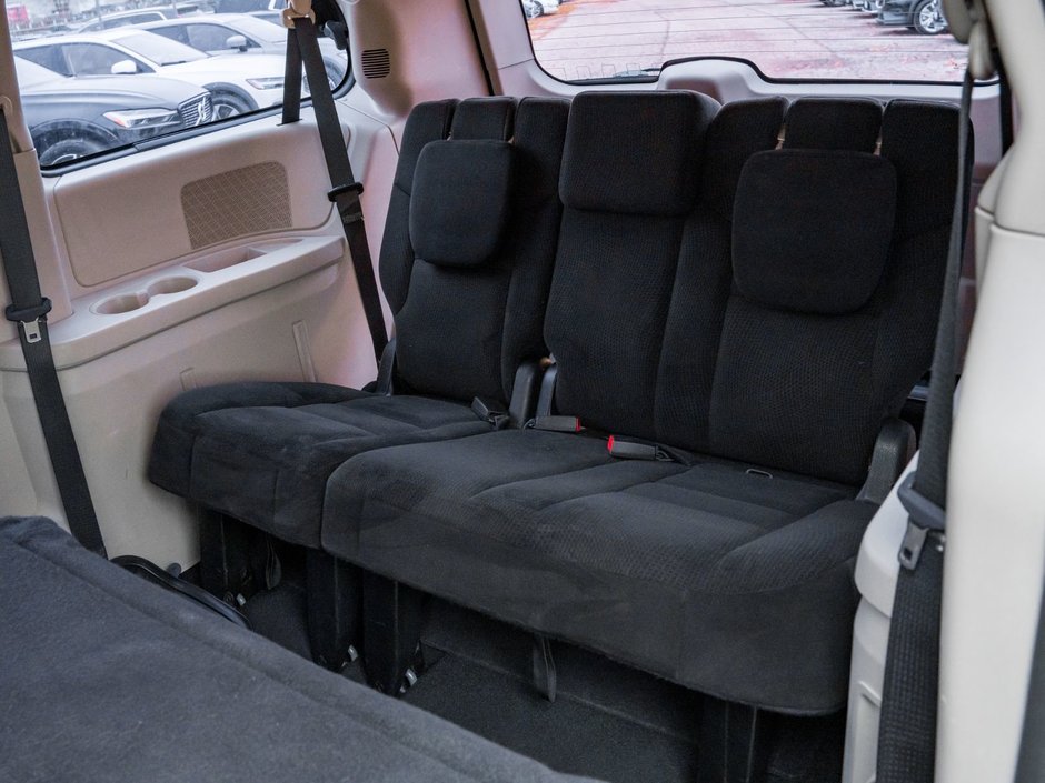 2014 Dodge Grand Caravan SE / SXT-23