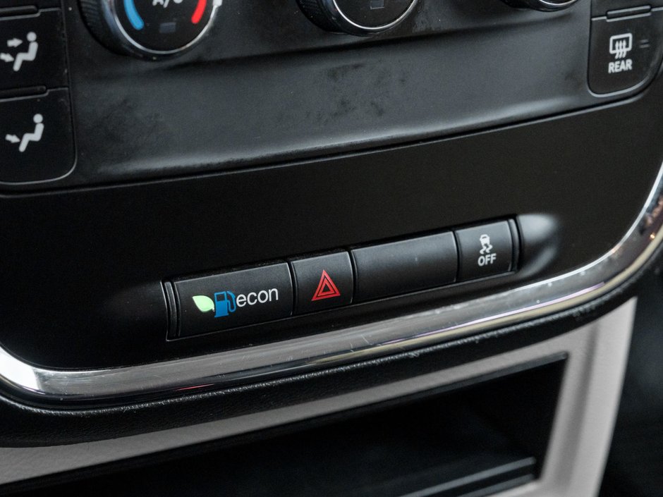 2014 Dodge Grand Caravan SE / SXT-16