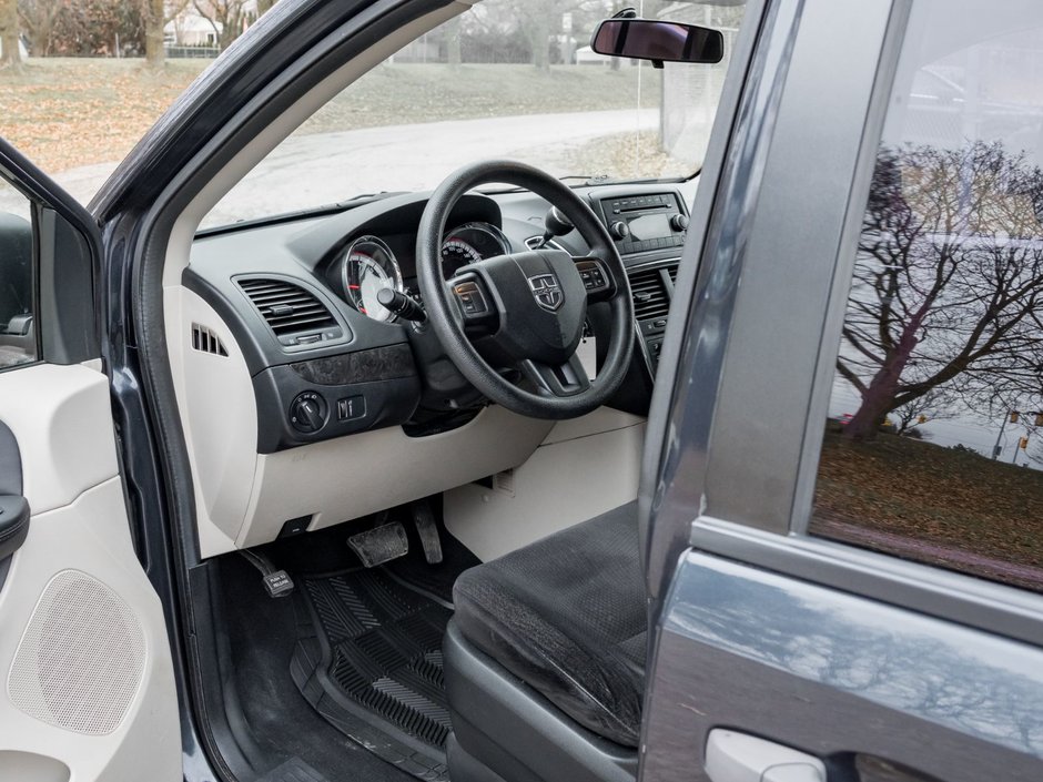 2014 Dodge Grand Caravan SE / SXT-7