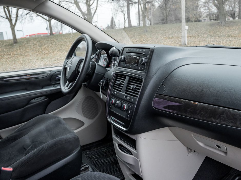 2014 Dodge Grand Caravan SE / SXT-20