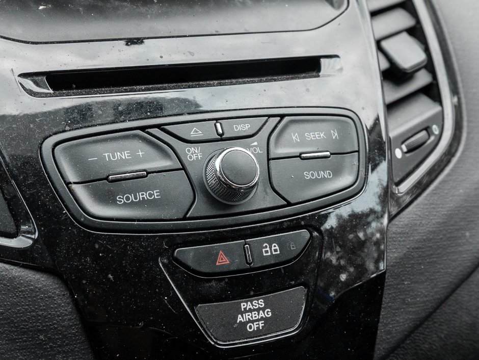 2015 Ford Fiesta (5) SE-16