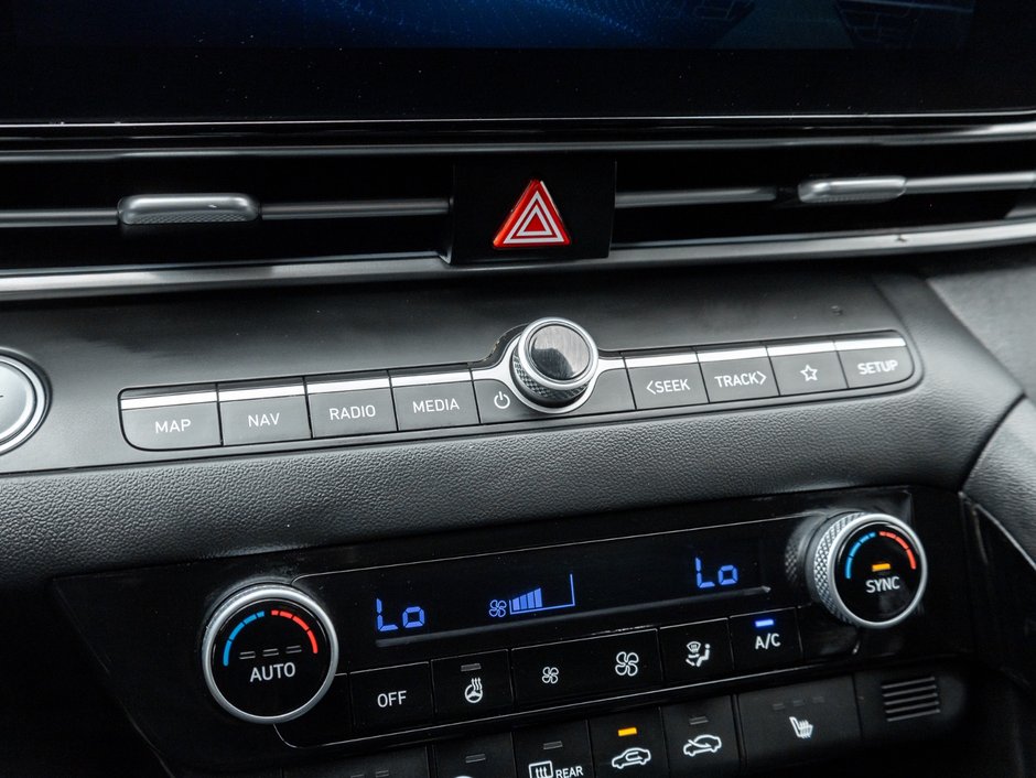 2023 Hyundai Elantra Luxury-16