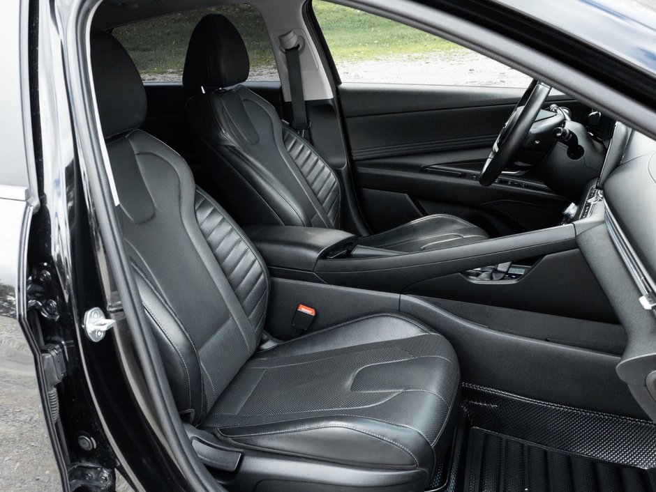 2023 Hyundai Elantra Luxury-19