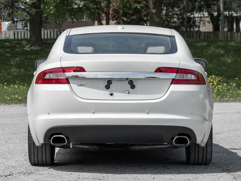 2010 Jaguar XF Premium Luxury-5