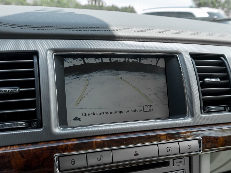 2010 Jaguar XF Premium Luxury-12