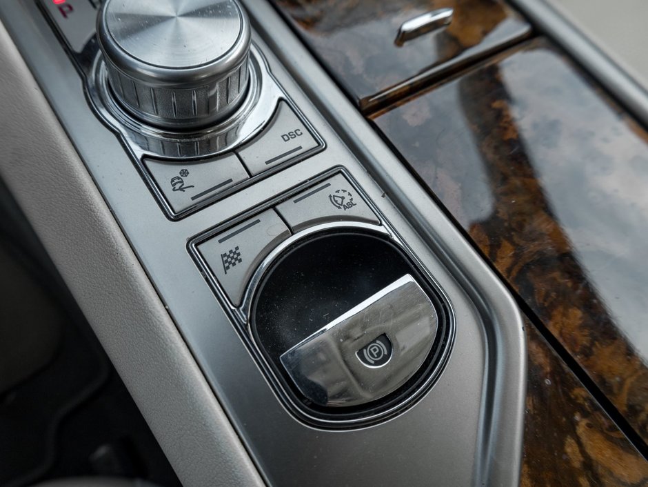 2010 Jaguar XF Premium Luxury-17