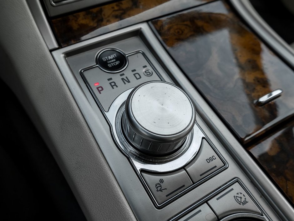 2010 Jaguar XF Premium Luxury-16