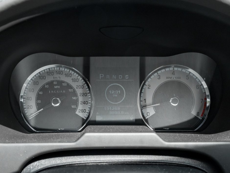 2010 Jaguar XF Premium Luxury-10