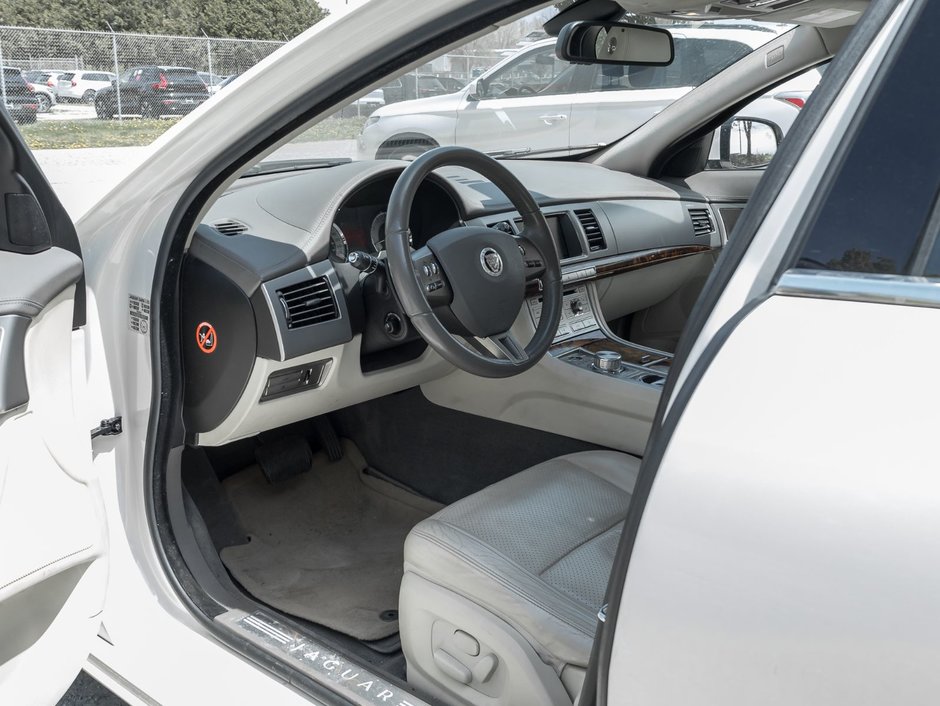 2010 Jaguar XF Premium Luxury-6