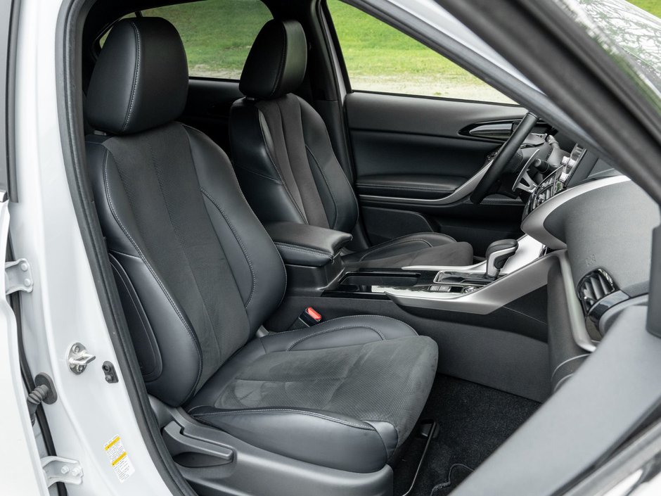 2024 Mitsubishi Eclipse Cross SEL S-AWC-22