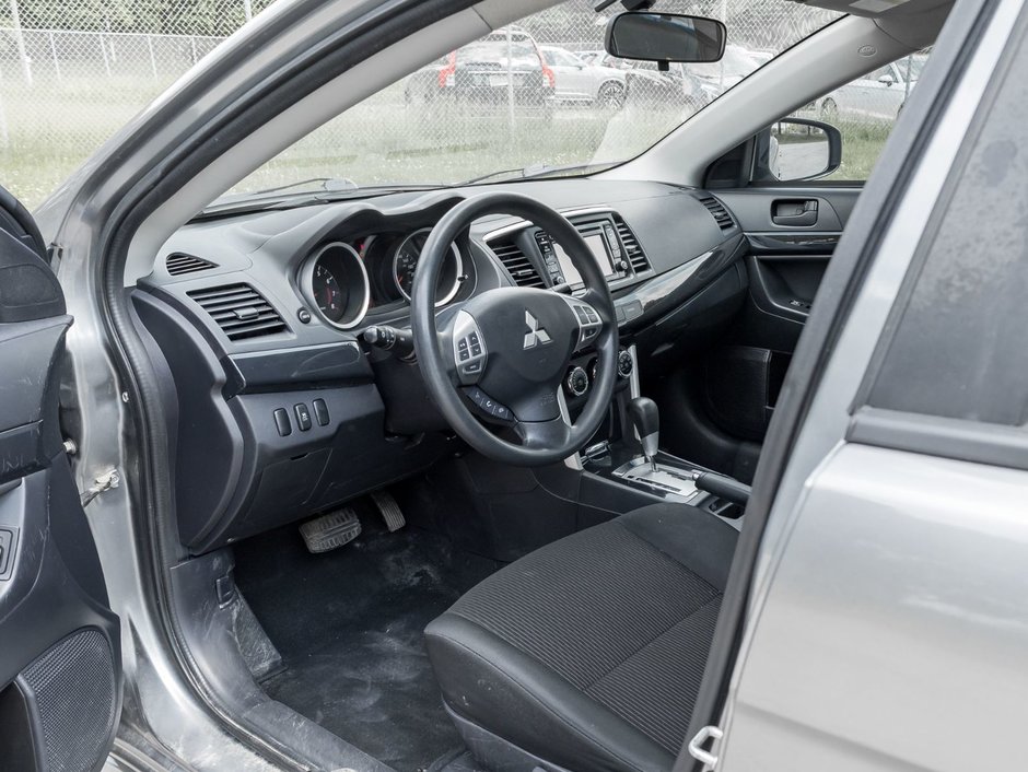 2017 Mitsubishi Lancer ES CVT-6