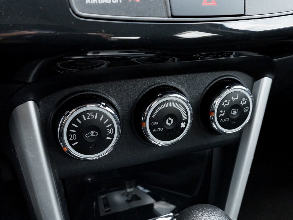 2017 Mitsubishi Lancer ES CVT-17