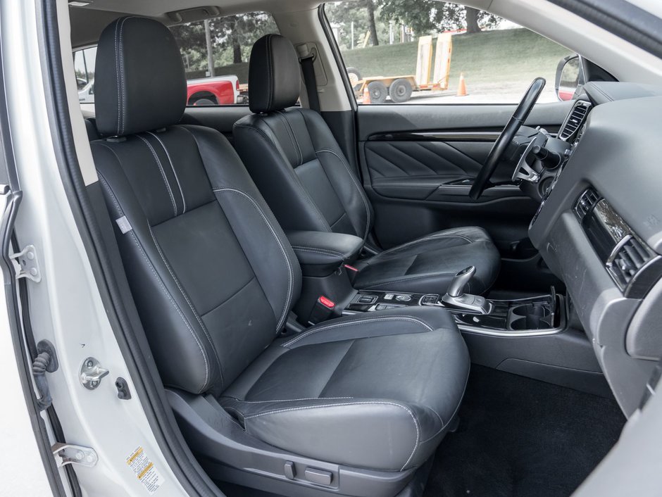2018 Mitsubishi OUTLANDER PHEV SE S-AWC-19