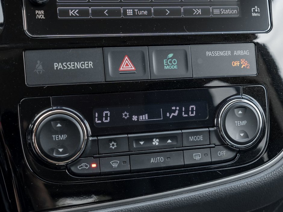 2018 Mitsubishi OUTLANDER PHEV SE S-AWC-16