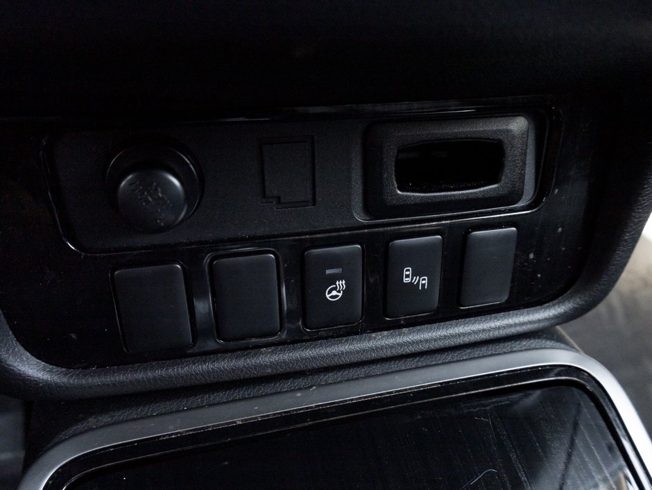 2018 Mitsubishi OUTLANDER PHEV SE S-AWC-17
