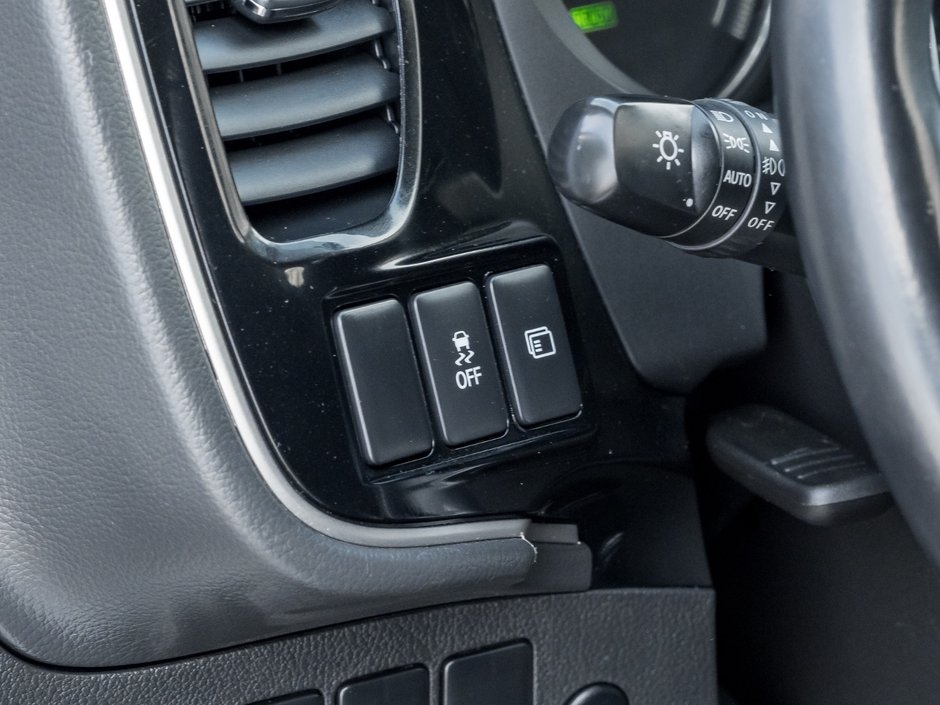 2020 Mitsubishi Outlander PHEV SE S-AWC-8